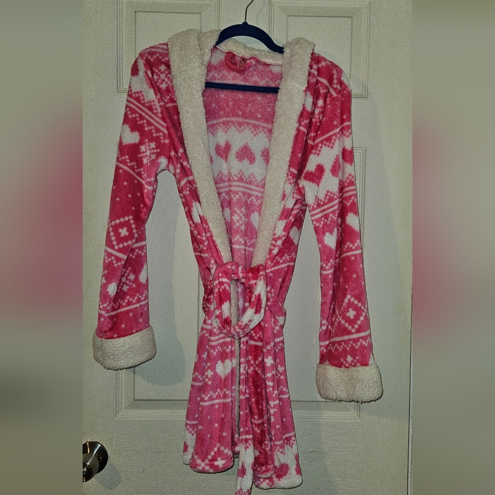 Rue 21 Tarea Hooded Robe